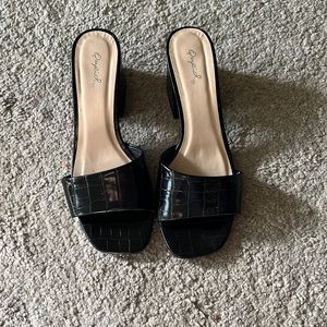 Black low heel sandals